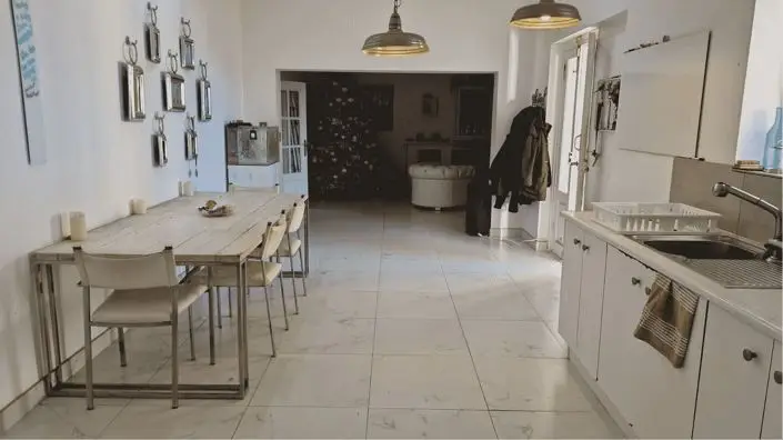 Casa de 5 Dormitorios con Granero - Oportunidad de Desarrollo