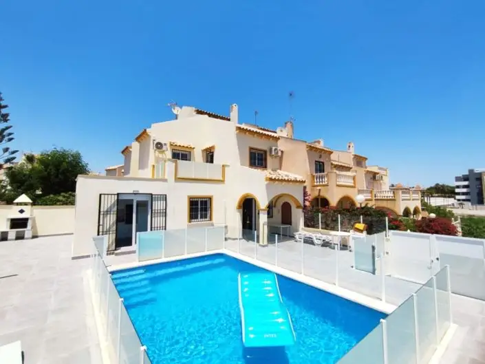 Chalet Adosado 2 Dormitorios Piscina Privada Climatizada Playa Flamenca
