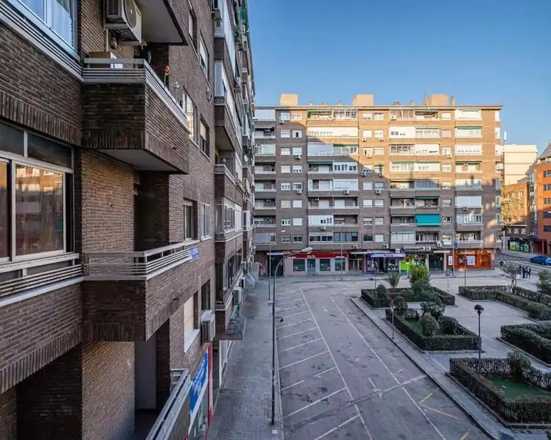 Apartamento en Alquiler Madrid 1 Dormitorio 1 Ba
tico