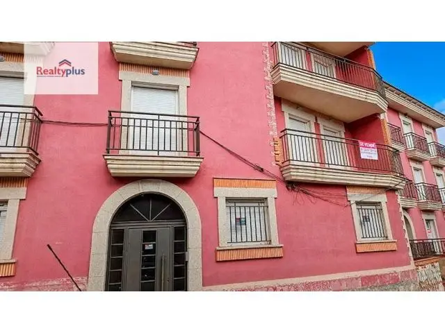 Edificio en venta en El Tiemblo Avila 12 viviendas 18 garajes