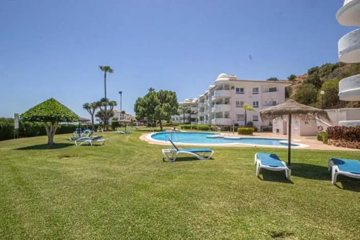 Apartamento 2 Dormitorios en Venta Sitio Calahonda