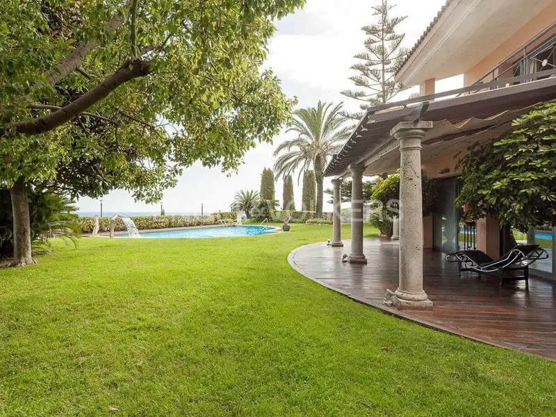 Chalet en venta en Calella, Barcelona