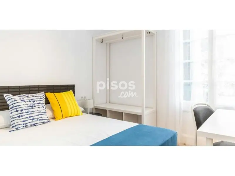 Habitacion Doble con Balcon en Pubilla Cases para Estudiantes