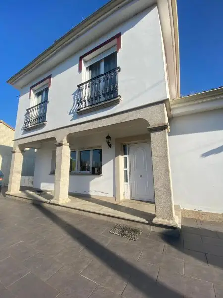 Casa con Terraza en Noia
