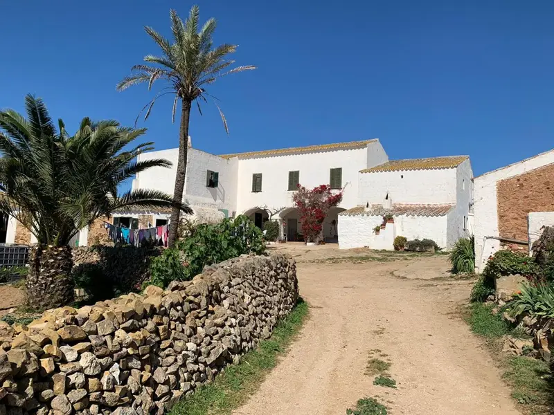 Casa Rural con 8 Habitaciones y 50 Hectáreas en Menorca