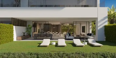 Villa de Lujo en Puerto Banus 3 Dormitorios Patio Central Piscina Privada