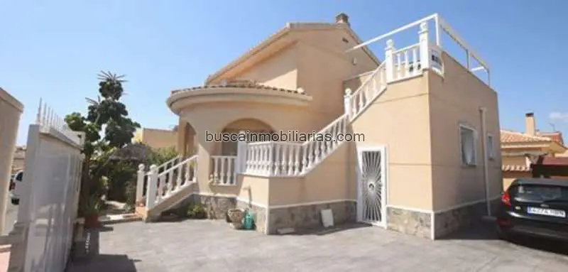 Villa en Venta Quesada 3 Dormitorios 2 Baños Apartamento Sotano