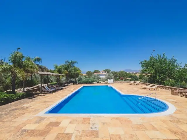 Casa Villa 4 Dormitorios Alquiler Coin España