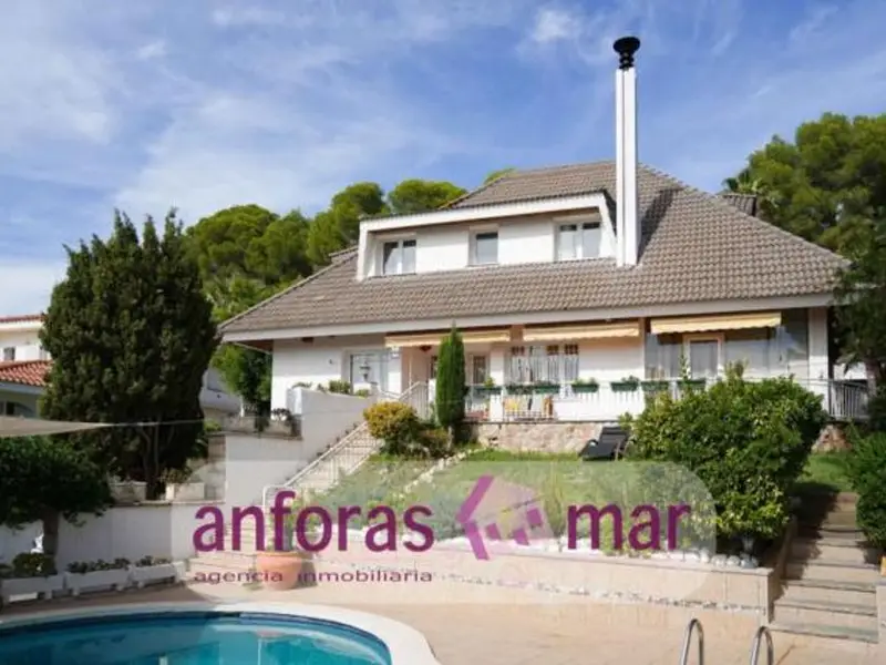 venta Chalet en Distrito 8, Tarragona (48354262527.101800)- Globaliza