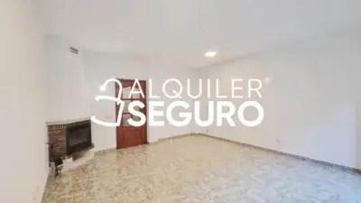 Chalet Adosado 194m2 4 Dormitorios Jardin Terraza Garaje Trastero