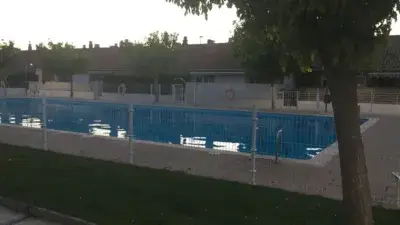 Adosado en Alquiler Maria de Huerva 180m2 Jardin Barbacoa Piscina