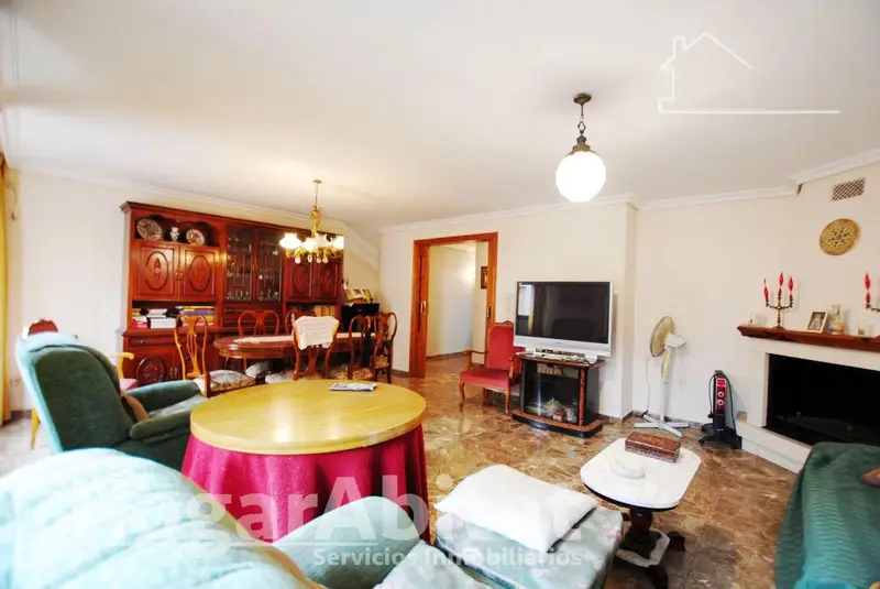 Piso en venta en Tavernes de la Valldigna 3 dormitorios 2 patios
