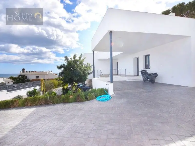 Villa de Lujo en Torremolinos con Vistas al Mar