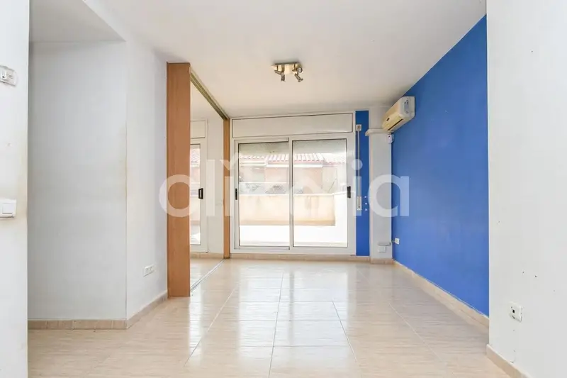 Piso en Venta Terrassa 69m2 1 Dormitorio Terraza Ascensor