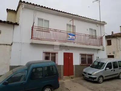 Chalet adosado en venta en Serradilla Caceres