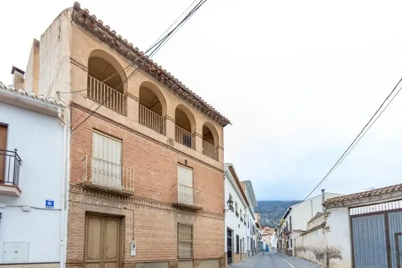 Casa en Venta en Centro Padul con Jardin y Terreno 224m2