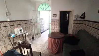 Casa en Venta en Paradas Para Reformar 143m2