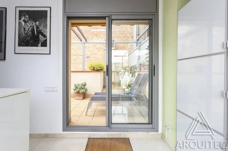 Casa en venta Camp de l'Arpa 4 plantas ascensor 186m2