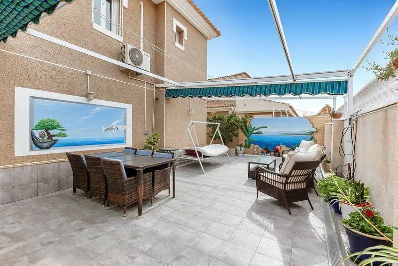 Villa en Venta Los Altos Torrevieja 5 Dormitorios Piscina Privada