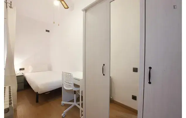 Alquiler Apartamento 4 Dormitorios Barcelona 3-24 Meses