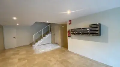 Piso en venta en urbanizaci3n privada con piscina y garaje