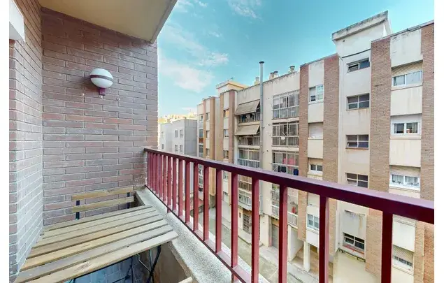 Habitaci	ón 135m	² Reus Estancia M	ínimo 6 Meses