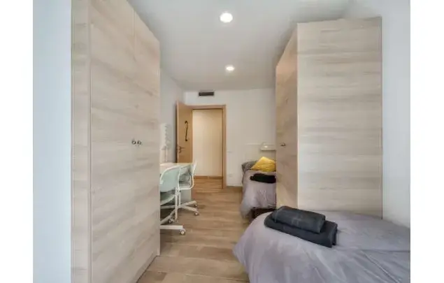Habitaciones Amuebladas en Barcelona - Piso con Aire Acondicionado