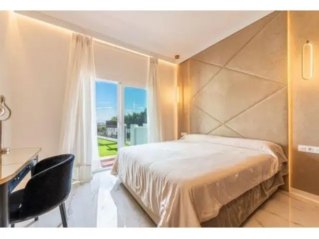 Apartamento en Paraíso Pueblo Benahavís con Vistas al Mar
