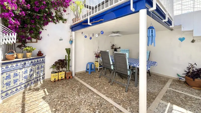 Casa en Venta en Muro Mallorca: 2 Plantas, Chimenea, Jacuzzi