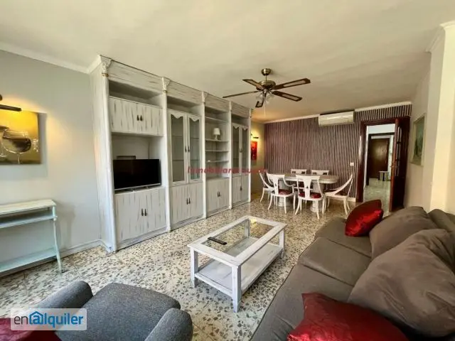Alquiler piso estudiantes Málaga 4 dormitorios 2 baños terraza 80m2