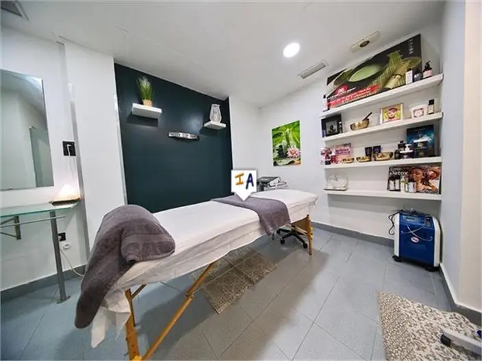 Salón Belleza Comercial Granada Cerca Alhambra