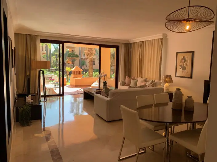 Apartamento en San Pedro Alcántara 2 Dormitorios Primera Línea de Playa