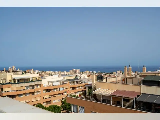 Piso de 4 Dormitorios en venta El Pinillo, España