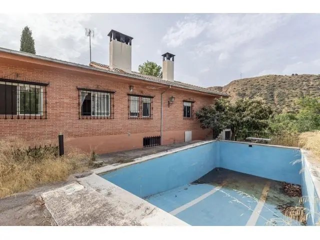 Chalet con Piscina en Carretera de la Sierra