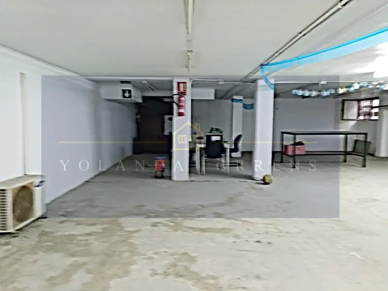 Venta Local Comercial de Lujo en Los Molares 392m2