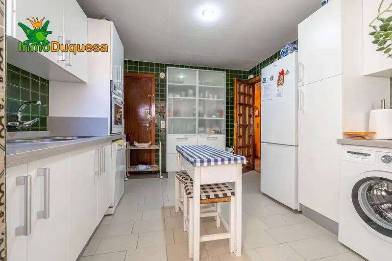 Piso en venta en Granada ciudad 4 habitaciones 2 baños