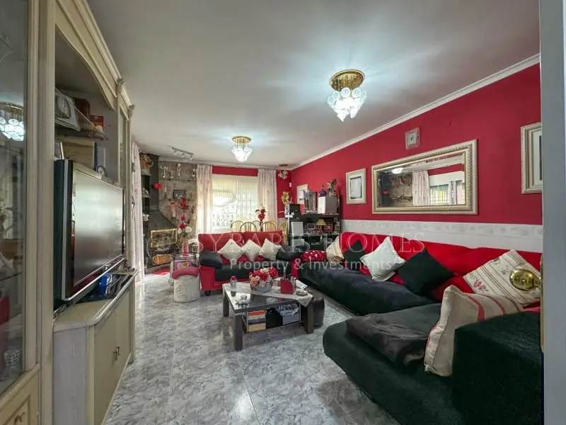 Chalet en venta Els Poblets Alicante con piscina y casa de invitados