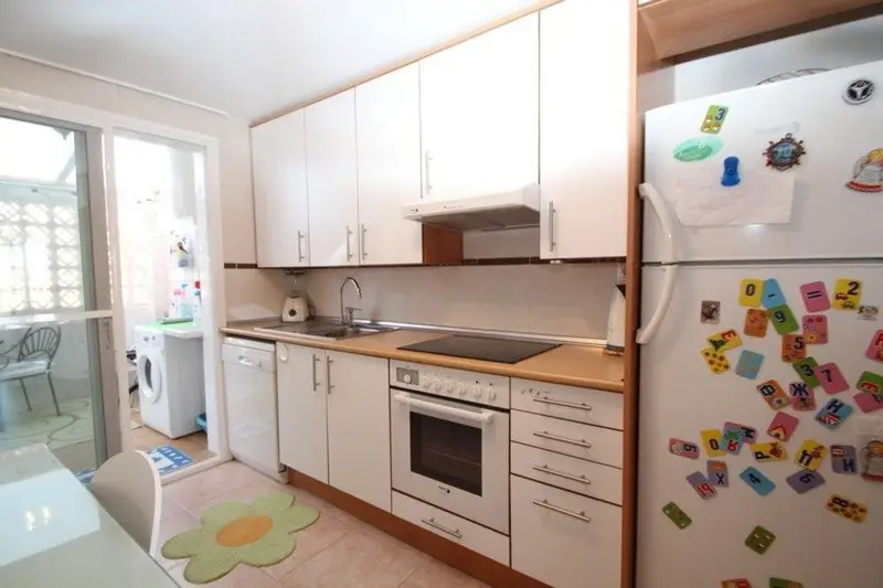 Apartamento Dehesa Campoamor planta baja acceso piscina julio agosto