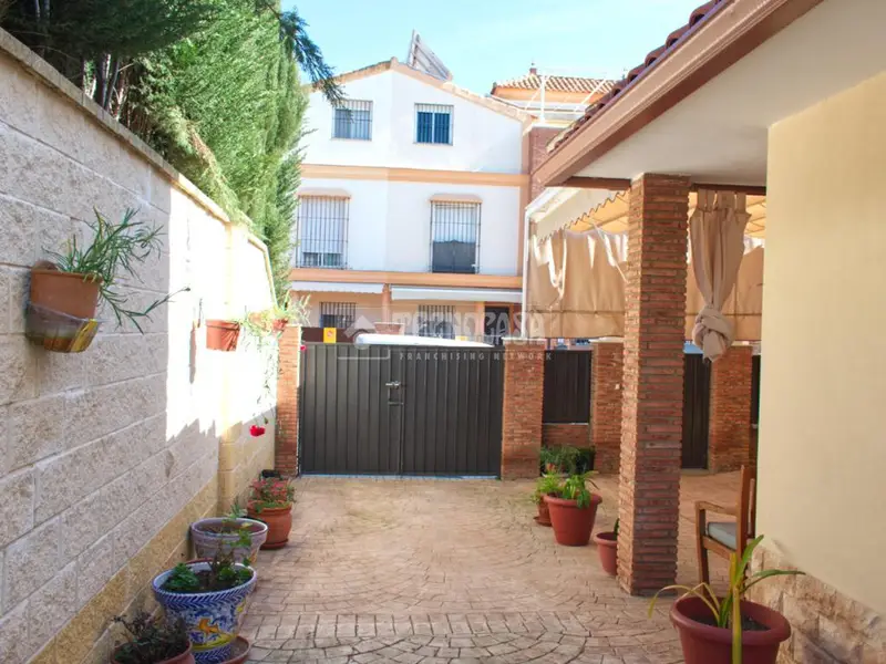 Casa en Venta Alcalá del Río 2 Plantas Piscina y Garaje