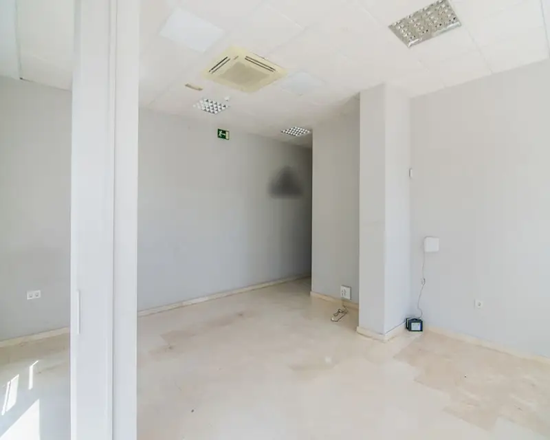 Garaje y Local en Guadacorte 65m² y 64.8m²