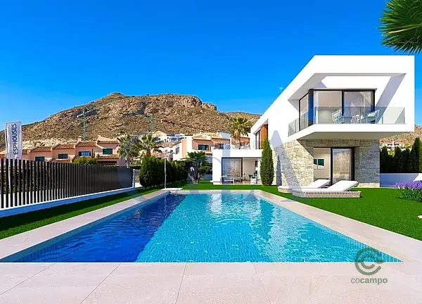 Villa de Lujo en Costa Blanca: Diseño Moderno y Vistas al Mar