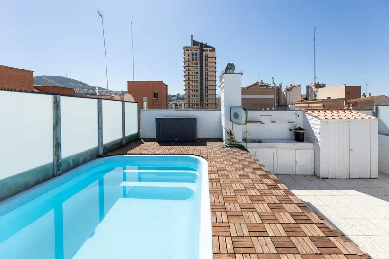 Atico Duplex de Lujo en Granada con Piscina y Garaje