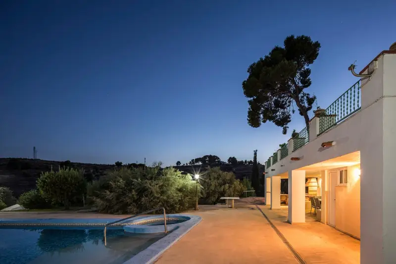 Venta Villa con piscina en Monovar