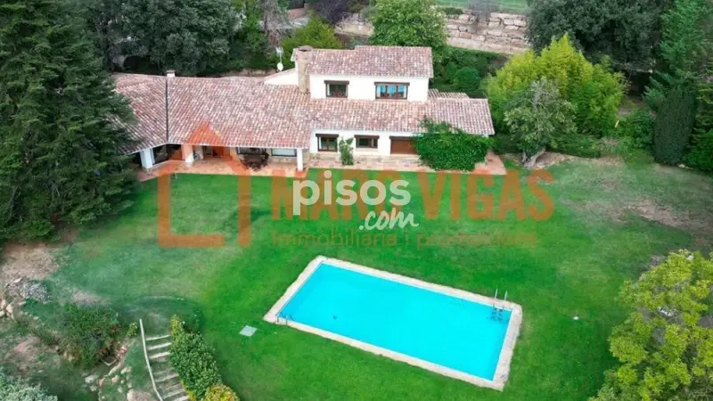 Chalet con Vistas al Montseny 5 Dormitorios Piscina Jardin