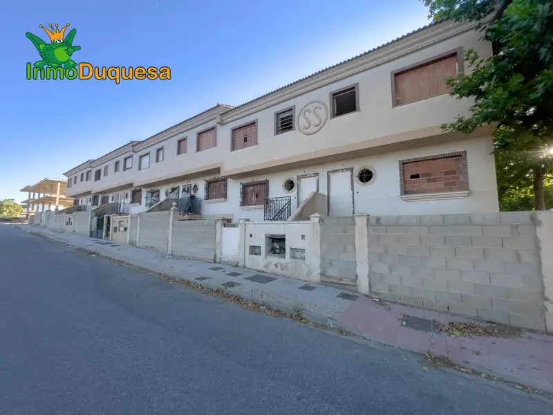 Venta Adosado Vistas Despejadas Lacha 18 Habitaciones 12 Baños