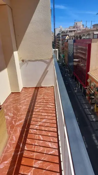 Venta Piso Centro Alicante: 3 Dormitorios Terraza Cerca Puerto