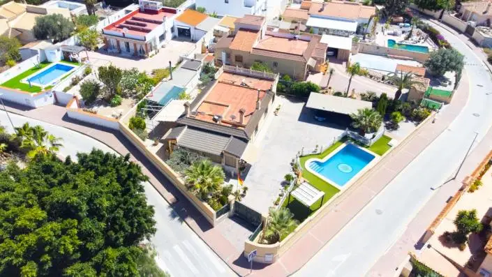 Villa en Venta 5 Dormitorios La Marina Costa Blanca
