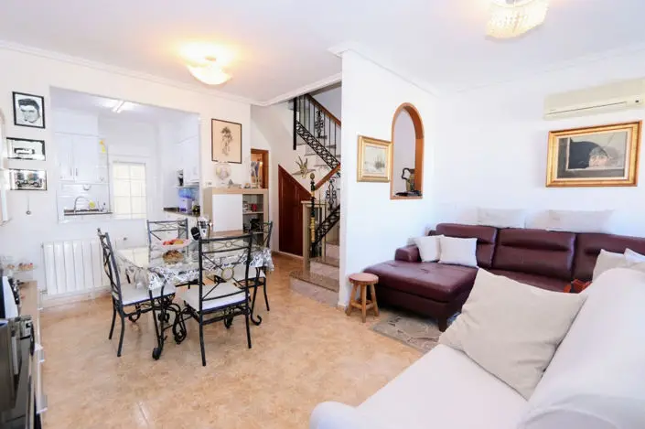 Villa de 3 Dormitorios en Venta en Villamartin