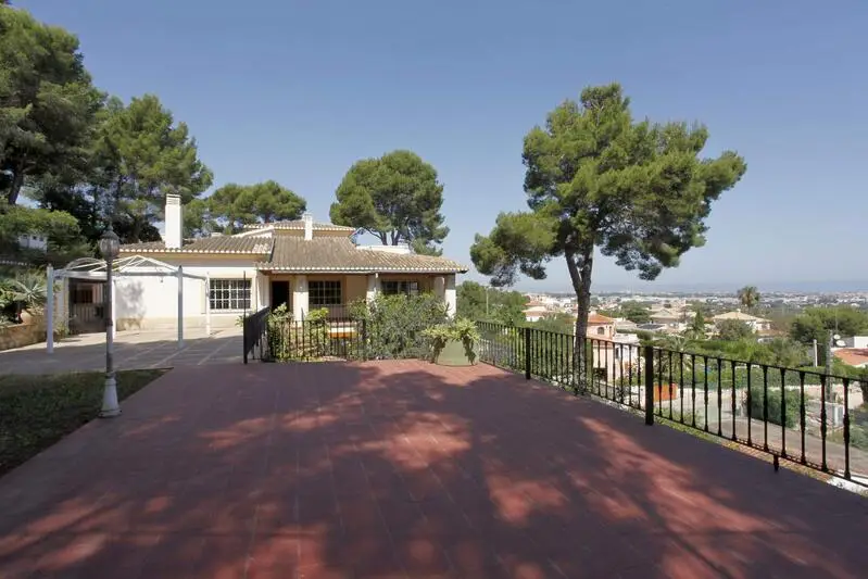 Espectacular Villa en Montgó Denia con Vistas al Mar