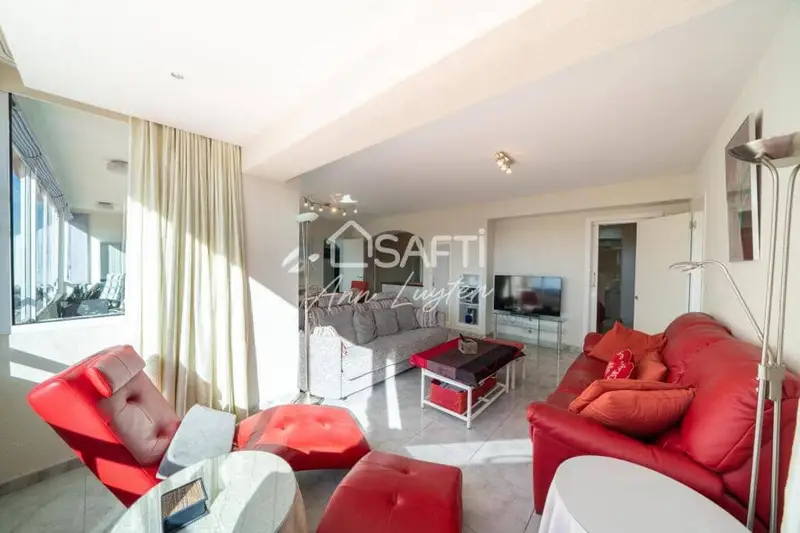 Apartamento en Roses Girona 118m2 Renovado 3 Dormitorios Terraza Piscina